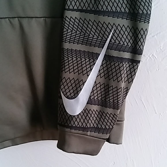 SOLD! Nike Dri Fit Olive Green Men's Hoodie SOLD! - Picture 2 of 8